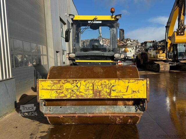 Enkelt rulle Bomag BW213D-5