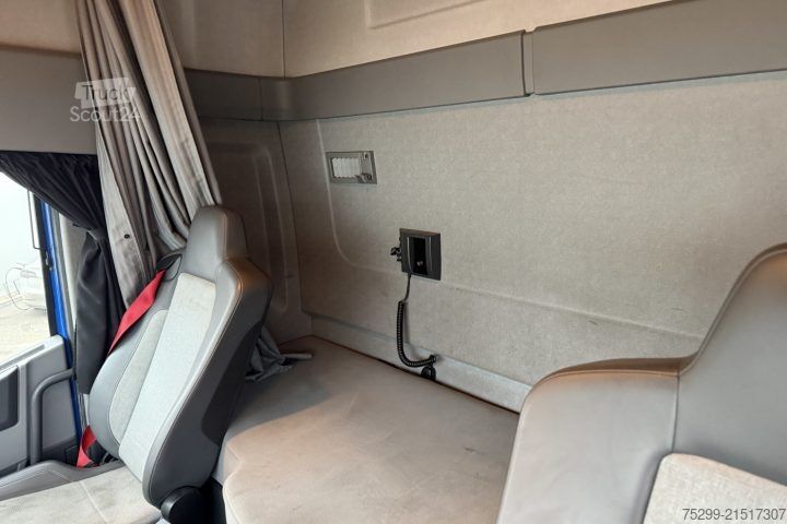 Standardni vlačilec Renault T430 4x2 / Swiss-Vehicle