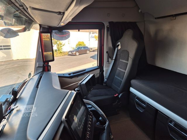 Вантажівка для напоїв IVECO AS260S50Y/FS Schwenkwand LBW 2xAHK CAM Intarder