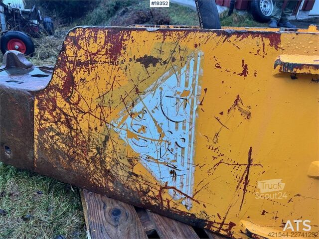 Escavatore cingolato Sandvik Kaldnes R20 Spike hammer.