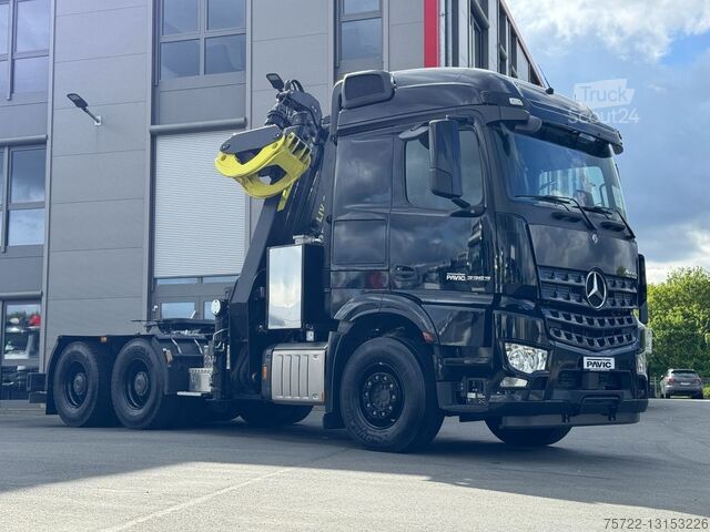 Transportator de lemn Mercedes-Benz AROCS 3353 6x4 LANGHOLZ TAJFUN LIV 300Z