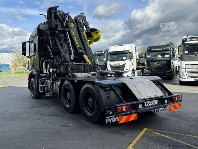 Transportator de lemn Mercedes-Benz AROCS 3353 6x4 LANGHOLZ TAJFUN LIV 300Z