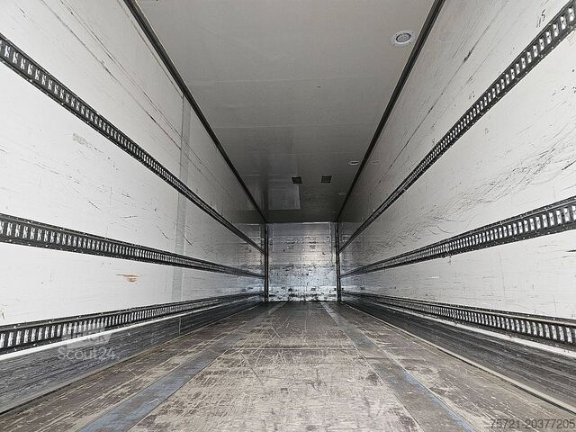 Gesloten bak KOGEL SKH24 LIFT AXLE TAILLIFT