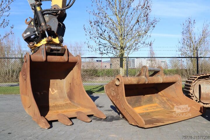 Escavatore cingolato Liebherr R924 LC | ROTOTILT + GRIPPER | 2X BUCKET