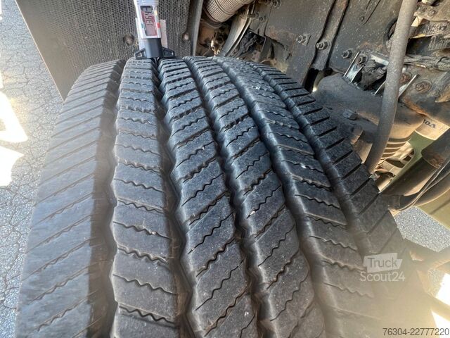 Vrachtauto met open laadbak VOLVO FH16 750 PS + Schwarzmüller Anhänger