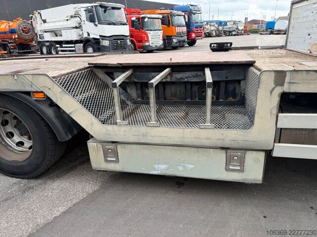Autodraagtruck IVECO Stralis 420 6x2 Maschinetransport HMF1823 Crane