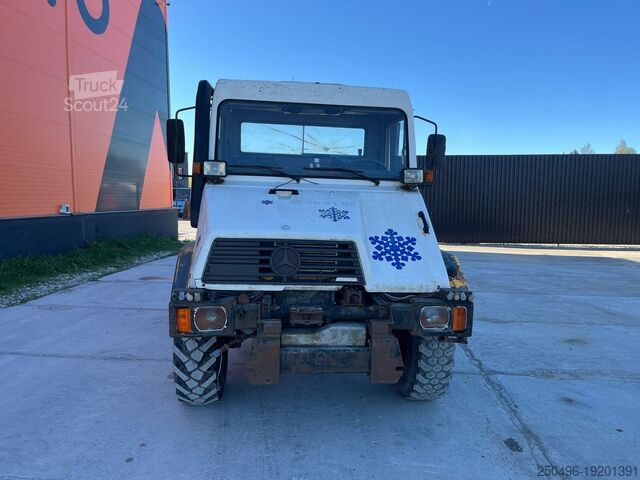 Стандартен трактор Mercedes-Benz Unimog U130 4x4