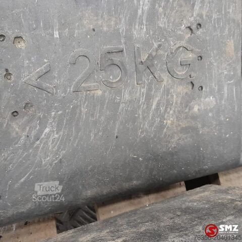 Wiele używanych podpór do znaków drogowych Diversen Occ lot steunvoeten verkeersborden