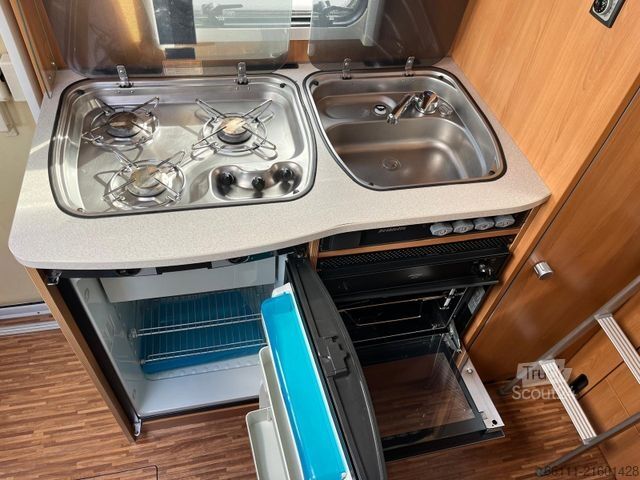 Integrated camper DETHLEFFS Globebus I 001 - Hub/Festbett -  -