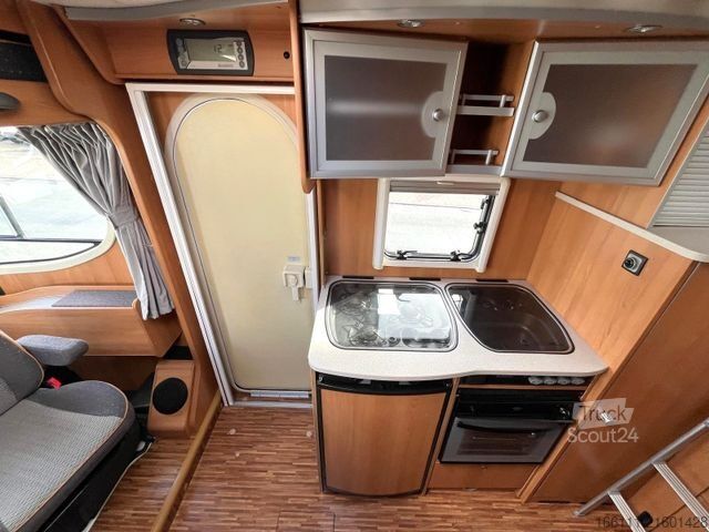 Integrated camper DETHLEFFS Globebus I 001 - Hub/Festbett -  -