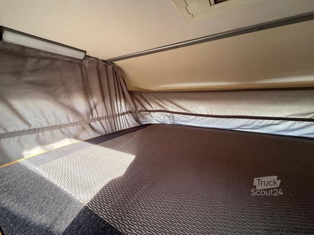 Integrated camper DETHLEFFS Globebus I 001 - Hub/Festbett -  -