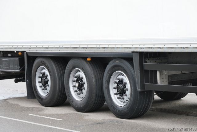 Box semitrailer SCHMITZ CARGOBULL SKO 24/ LBW 2000 kg / DS / ZURRLEISTE / 12642 XL