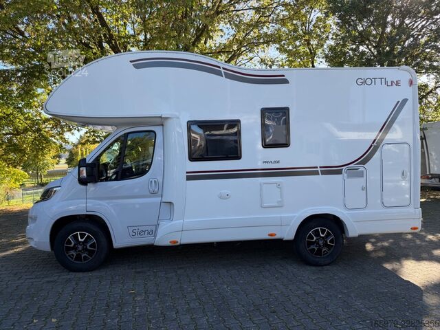 Autocaravana con alcoba GIOTTILINE Siena 422
