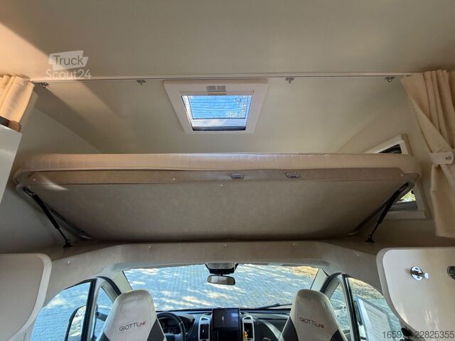Autocaravana con alcoba GIOTTILINE Siena 422
