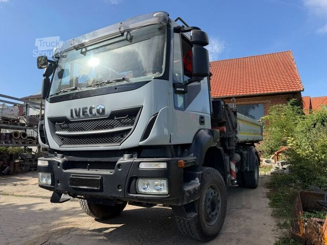 Kipper LKW IVECO TRACKER AD 190T36 W 2-Achs Allradkipper Kran Atl