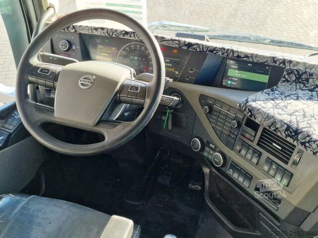 Standard-SZM Volvo FH 13.500 Globetrotter 6x4 Lift axle - PTO/Hydr...