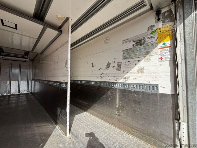 Transport mit Kühl-/Gefriergeräten Scania P 320 4x2 THERMOKING CO2 / BOX L=7379 mm