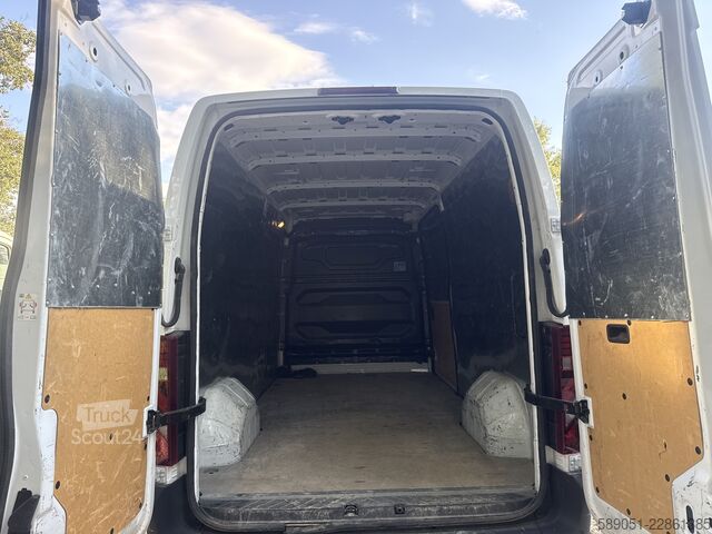 Dubă cu caroserie tip cutie Renault Master T35
