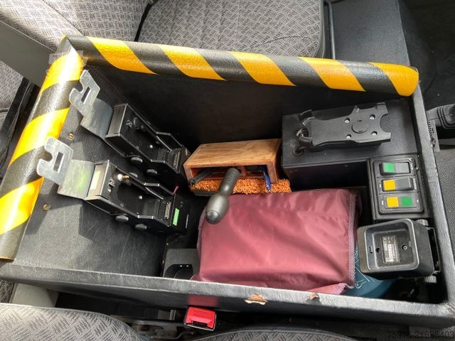 Pick-up LAND ROVER Defender DOKA, Pritsche, 4x4, 1. HD, AHK 3500 KG