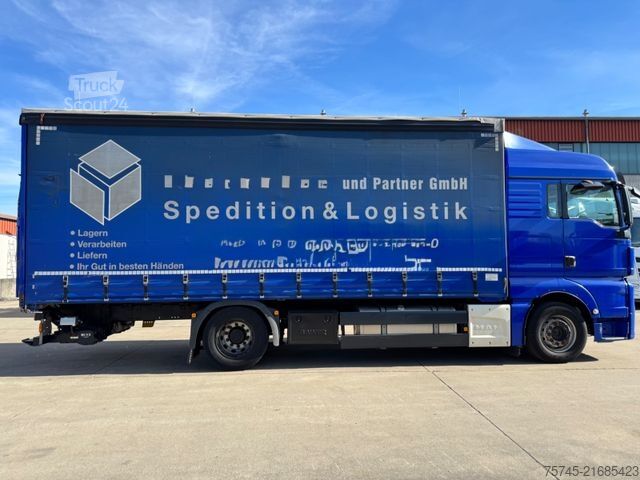 Camion plateau avec bâche MAN TGX 18.360 *  * RETARDER * AHK * 1. HAND *