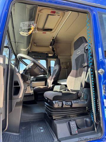 Camion plateau avec bâche MAN TGX 18.360 *  * RETARDER * AHK * 1. HAND *