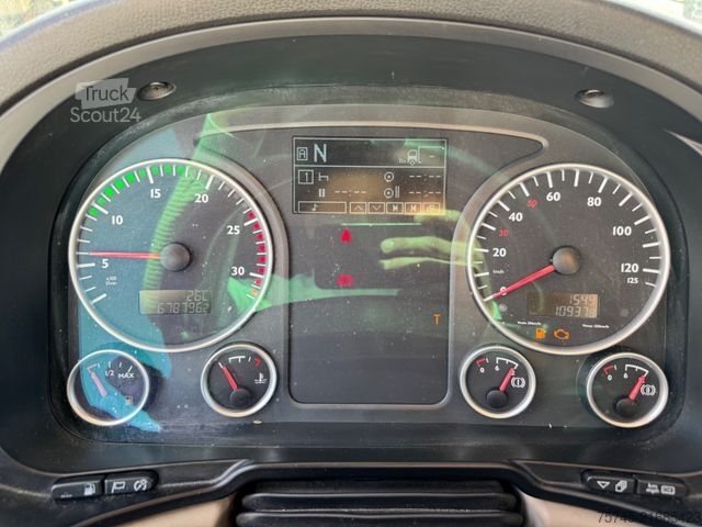 Camion plateau avec bâche MAN TGX 18.360 *  * RETARDER * AHK * 1. HAND *