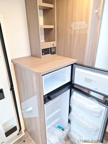 Félintegrált lakóautó CARADO Edition26 T Ford 447 Bi-Xenon*Automatik*Hubbett