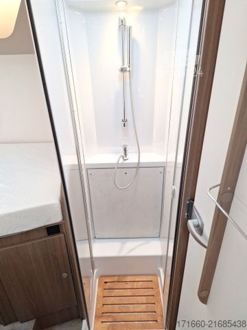 Félintegrált lakóautó CARADO Edition26 T Ford 447 Bi-Xenon*Automatik*Hubbett