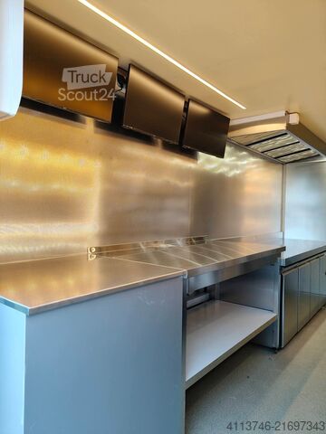 Foodtruck de vânzare sau de închiriat. Mercedes-Benz Sprinter 906