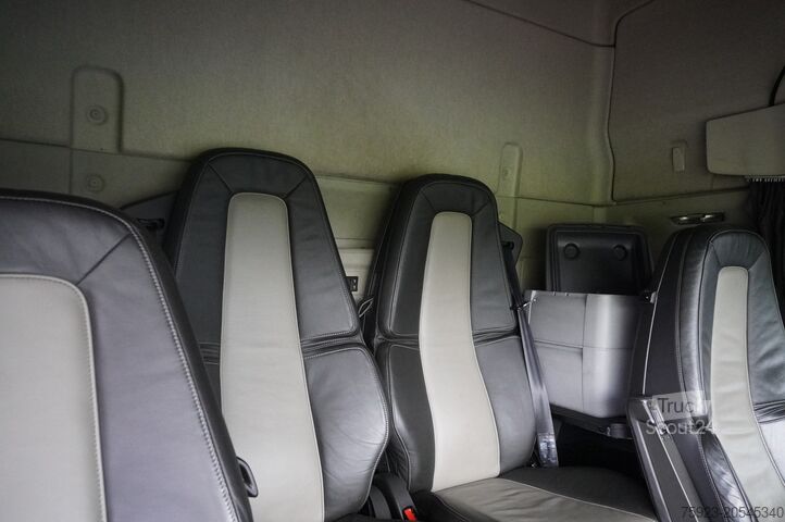 Standaard-SZM Volvo FH 540 6X2 XL SHOWTRUCK 4-SEATS 455.000KM