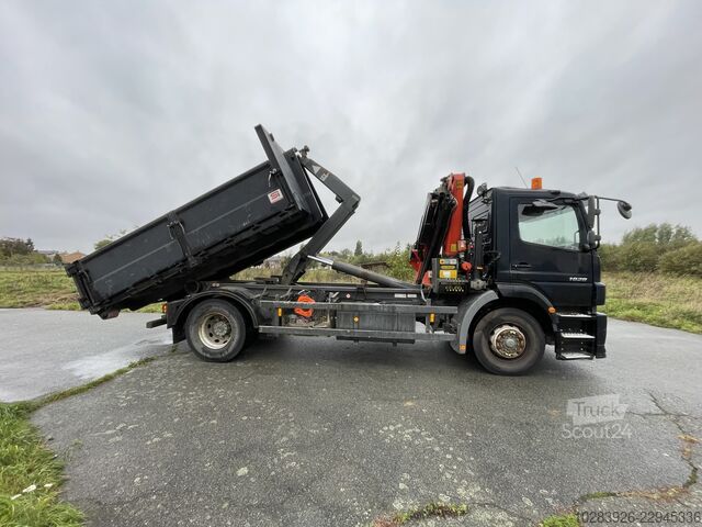Haakarm vrachtwagen + Kraan Palfinger Mercedes-Benz Atego 1828