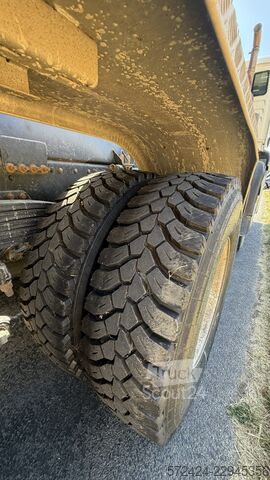 Camion-benne tricar MAN TGS 35.400 BB 8×4