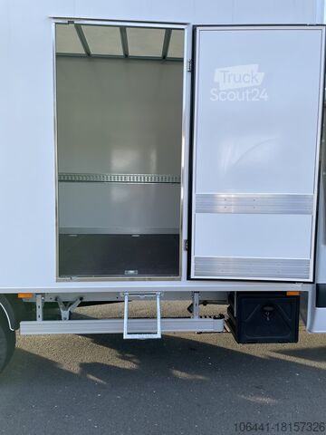 Transportör med resväska MERCEDES-BENZ Sprinter 317 Möbelkoffer mit Türen