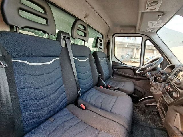 Skříňový nákladní automobil IVECO 35C14H