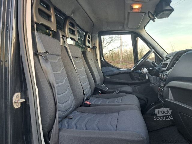 Skříňový nákladní automobil IVECO 70C18