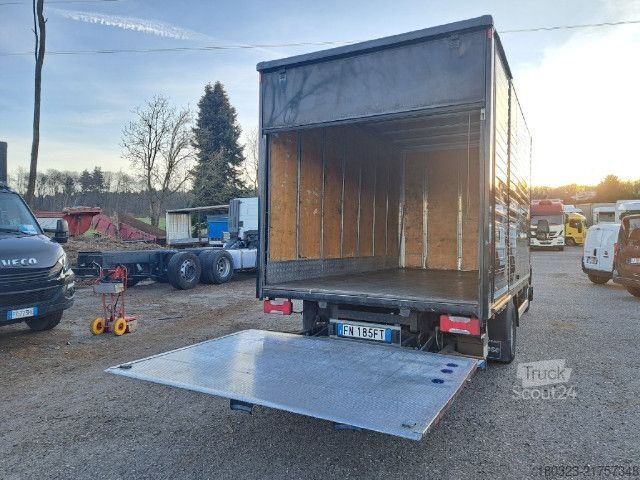 Skříňový nákladní automobil IVECO 70C18