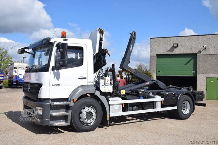 Koukkuvarsijärjestelmä Mercedes-Benz Axor 1829 +Effercrane 110/4s