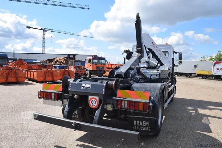 Koukkuvarsijärjestelmä Mercedes-Benz Axor 1829 +Effercrane 110/4s