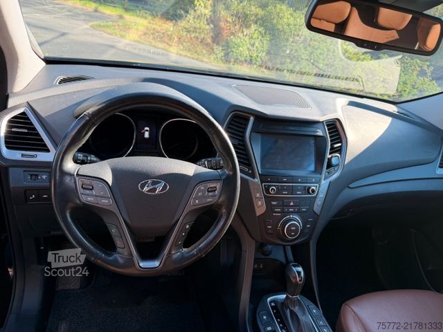 Kombijevsko vozilo HYUNDAI Santa Fe blue Premium 4WD