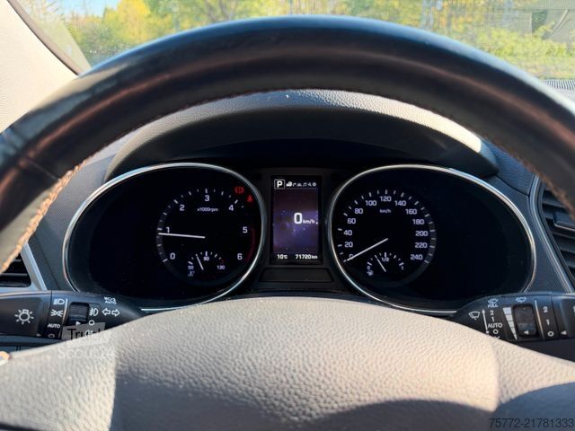 Kombijevsko vozilo HYUNDAI Santa Fe blue Premium 4WD