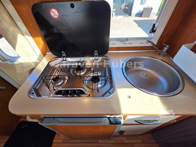 Polointegrovaný karavan XGO Coupe 300 - Festbett -  - Solar -