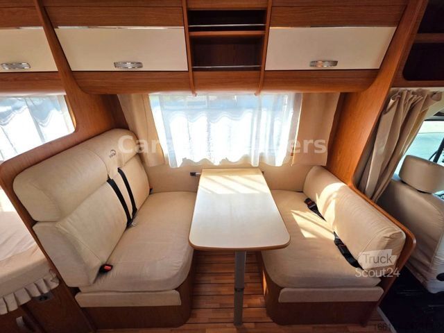 Polointegrovaný karavan XGO Coupe 300 - Festbett -  - Solar -