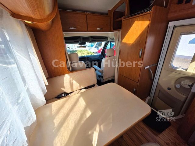 Polointegrovaný karavan XGO Coupe 300 - Festbett -  - Solar -