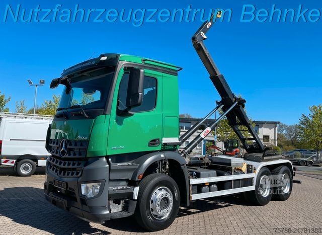 شاحنة قلّابة بذراع تحميل متحرك MERCEDES-BENZ Arocs 2642 BB/ 6x4/ Hyva Abroller/ Öl Anschluss