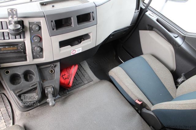 Вантажівка з платформою і тентом VOLVO FL 210 4x2 BL - Nr.: 539