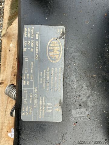 Οι υπολοιποι LIEBHERR HMF Zweischalengreifer + Kinshofer Drehservo