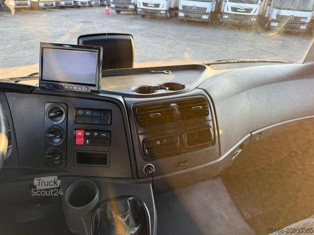 Fourgon benne basculante MERCEDES-BENZ ATEGO 818K Kipper Meiller 3-Seiten* AHK 2x KLIMA