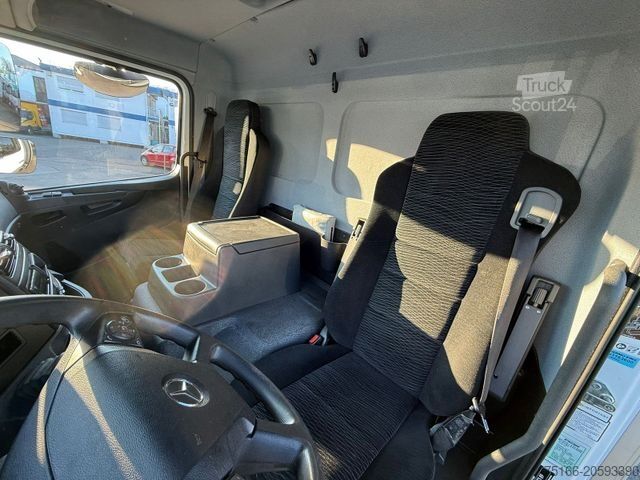 Chladiareň dodávka MERCEDES-BENZ ATEGO 821 L Kühlkoffer 5 m LBW 1 to.*THERMO*E6D