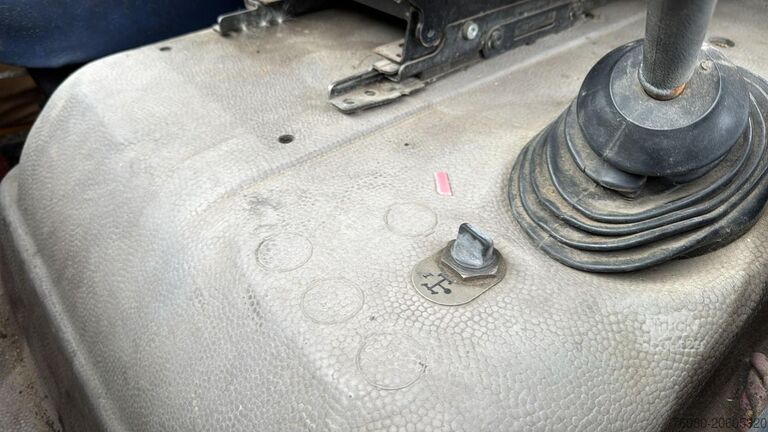 Savivartis Mercedes-Benz SK 814 (MANUAL PUMP / POMPE MANUELLE / LAMES)