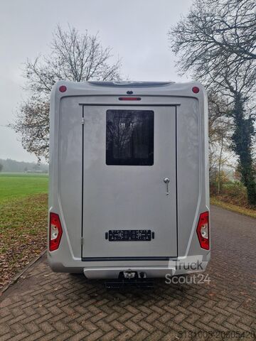 Transport av hästar Opel Movano Occasion paardenwagen STX hengsten uitvo...